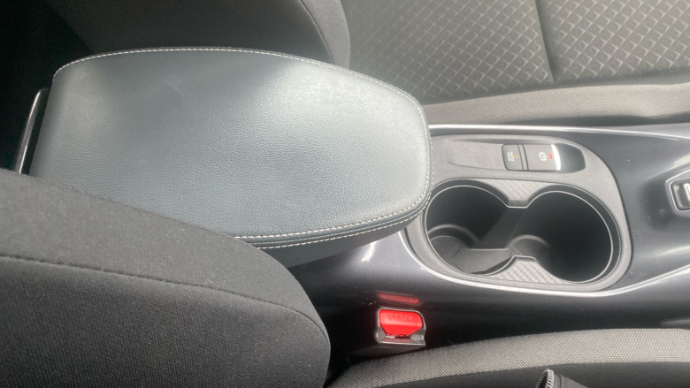 Nissan Juke 1.0 DiG-T 114 N-Connecta 5dr Petrol Hatchback